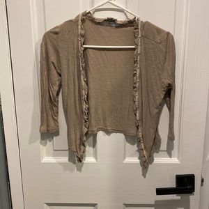 Quarter sleeved shirt